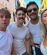 102.jpg